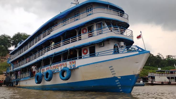 Embarcação Elizabeth IV